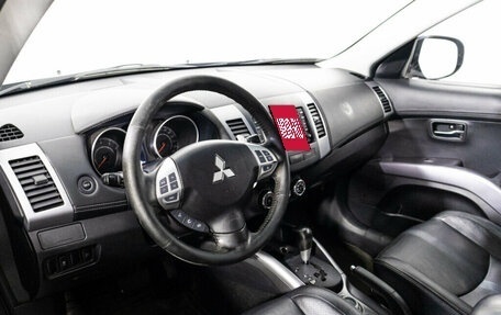 Mitsubishi Outlander III рестайлинг 3, 2011 год, 1 129 000 рублей, 11 фотография