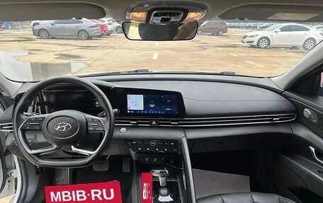 Hyundai Elantra, 2022 год, 1 490 000 рублей, 8 фотография