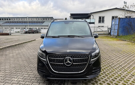 Mercedes-Benz V-Класс, 2024 год, 17 624 090 рублей, 2 фотография