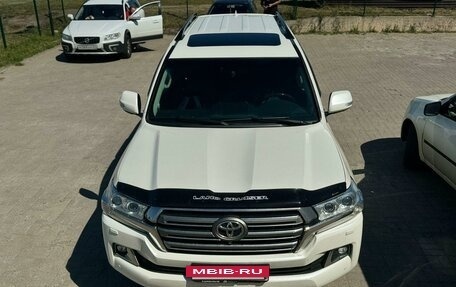 Toyota Land Cruiser 200, 2015 год, 4 700 000 рублей, 2 фотография