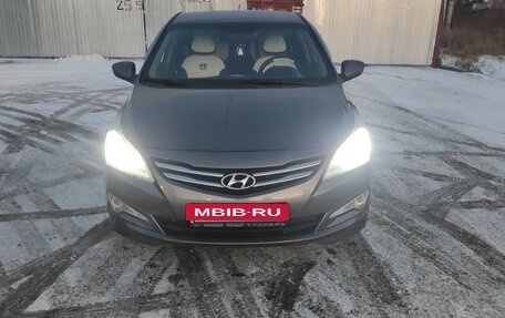 Hyundai Solaris II рестайлинг, 2014 год, 1 100 000 рублей, 6 фотография