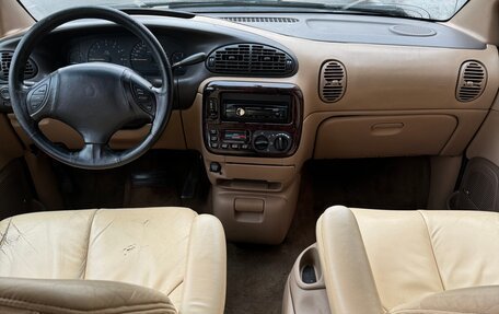 Chrysler Town & Country III, 1998 год, 420 000 рублей, 14 фотография