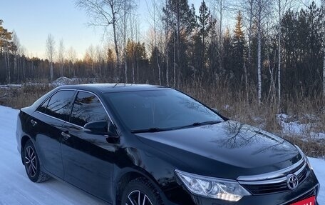 Toyota Camry, 2017 год, 2 850 000 рублей, 2 фотография