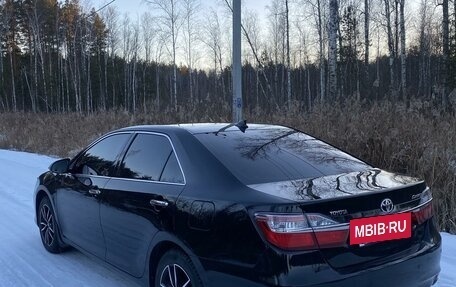 Toyota Camry, 2017 год, 2 850 000 рублей, 4 фотография