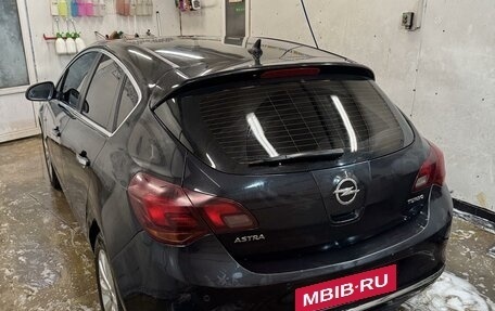 Opel Astra J, 2012 год, 860 000 рублей, 1 фотография