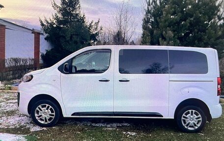 Peugeot Traveller I, 2021 год, 3 750 000 рублей, 3 фотография