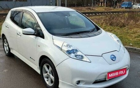 Nissan Leaf I, 2015 год, 1 230 000 рублей, 3 фотография