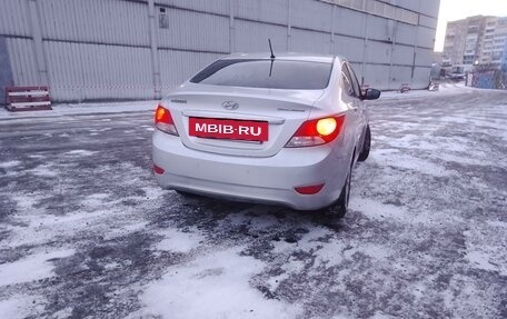 Hyundai Solaris II рестайлинг, 2012 год, 680 000 рублей, 4 фотография