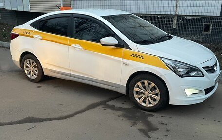 Hyundai Solaris II рестайлинг, 2015 год, 650 000 рублей, 2 фотография