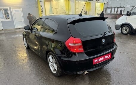 BMW 1 серия, 2010 год, 900 000 рублей, 2 фотография