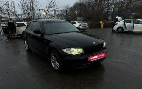 BMW 1 серия, 2010 год, 900 000 рублей, 4 фотография