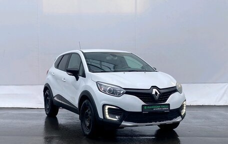 Renault Kaptur I рестайлинг, 2017 год, 1 265 000 рублей, 3 фотография