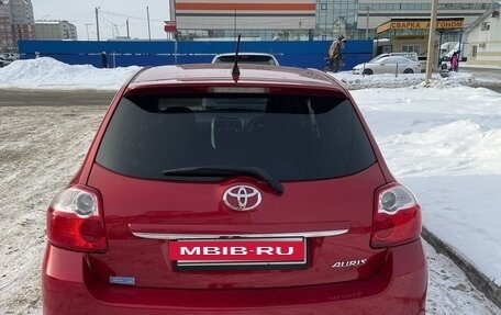 Toyota Auris II, 2010 год, 1 050 000 рублей, 2 фотография