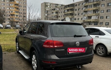 Volkswagen Touareg III, 2010 год, 2 269 000 рублей, 2 фотография