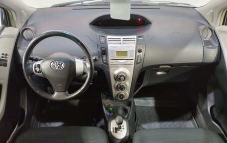 Toyota Yaris III рестайлинг, 2007 год, 665 000 рублей, 9 фотография