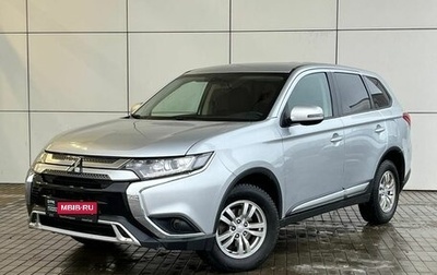 Mitsubishi Outlander III рестайлинг 3, 2018 год, 2 199 000 рублей, 1 фотография