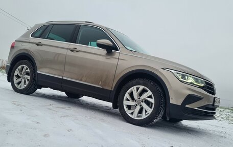 Volkswagen Tiguan II, 2021 год, 3 600 000 рублей, 12 фотография