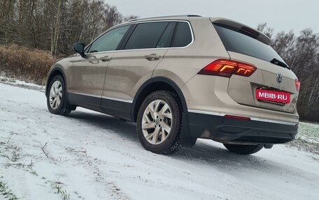 Volkswagen Tiguan II, 2021 год, 3 600 000 рублей, 13 фотография