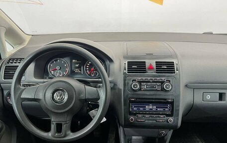 Volkswagen Touran III, 2011 год, 990 000 рублей, 9 фотография