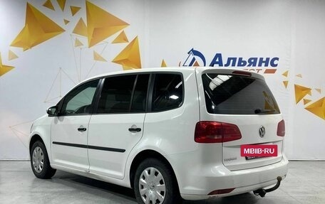 Volkswagen Touran III, 2011 год, 990 000 рублей, 5 фотография