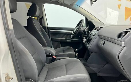 Volkswagen Touran III, 2011 год, 990 000 рублей, 24 фотография