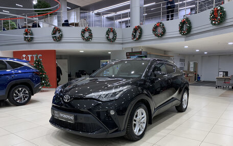 Toyota C-HR I рестайлинг, 2021 год, 2 860 000 рублей, 5 фотография