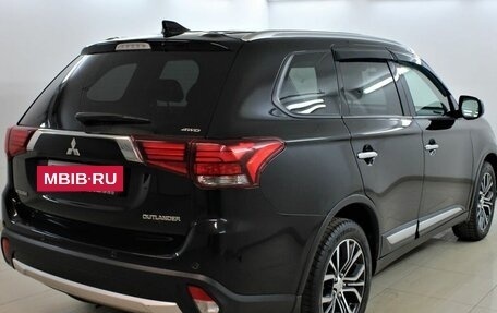 Mitsubishi Outlander III рестайлинг 3, 2018 год, 2 690 000 рублей, 4 фотография