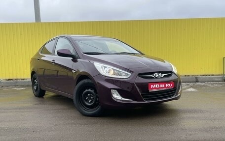 Hyundai Solaris II рестайлинг, 2013 год, 860 000 рублей, 1 фотография