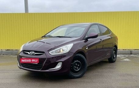 Hyundai Solaris II рестайлинг, 2013 год, 860 000 рублей, 2 фотография