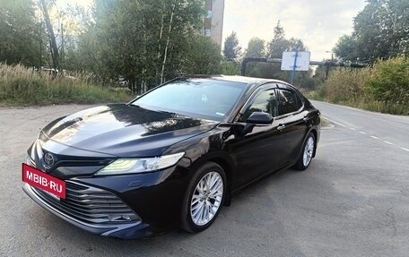 Toyota Camry, 2018 год, 2 500 000 рублей, 4 фотография