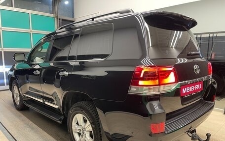 Toyota Land Cruiser 200, 2016 год, 5 200 000 рублей, 4 фотография