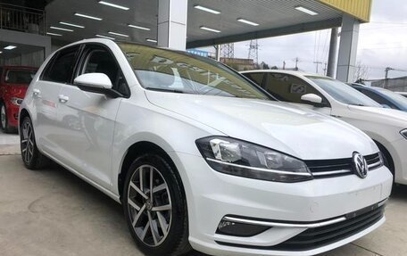 Volkswagen Golf VII, 2020 год, 1 950 000 рублей, 2 фотография