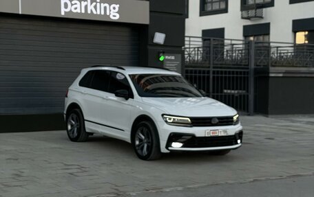 Volkswagen Tiguan II, 2018 год, 3 049 000 рублей, 6 фотография