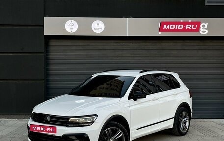 Volkswagen Tiguan II, 2018 год, 3 049 000 рублей, 2 фотография