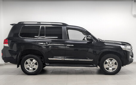 Toyota Land Cruiser 200, 2016 год, 6 900 000 рублей, 4 фотография