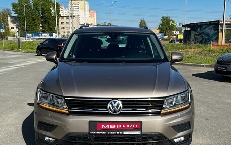 Volkswagen Tiguan II, 2019 год, 2 195 000 рублей, 2 фотография