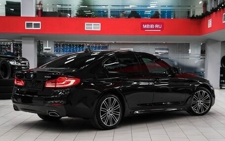 BMW 5 серия, 2018 год, 3 749 000 рублей, 2 фотография