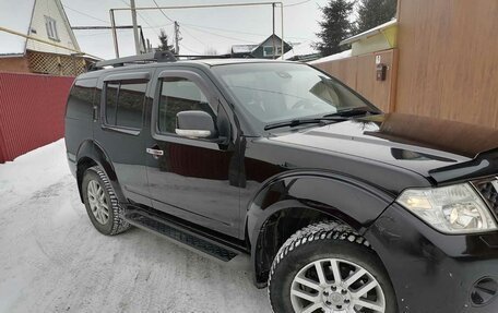 Nissan Pathfinder, 2010 год, 1 620 000 рублей, 2 фотография