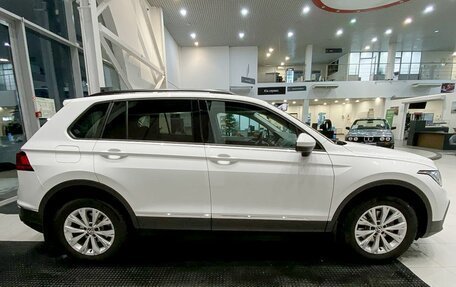 Volkswagen Tiguan II, 2022 год, 3 799 000 рублей, 4 фотография