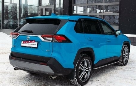 Toyota RAV4, 2021 год, 3 850 000 рублей, 5 фотография