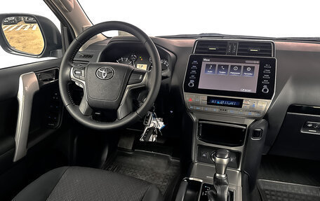 Toyota Land Cruiser Prado 150 рестайлинг 2, 2021 год, 6 100 000 рублей, 29 фотография