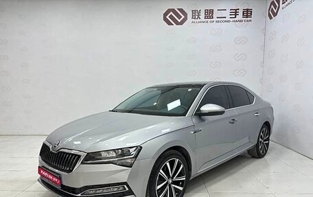 Skoda Superb III рестайлинг, 2021 год, 2 865 000 рублей, 1 фотография