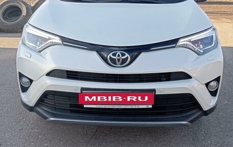 Toyota RAV4, 2017 год, 2 700 000 рублей, 3 фотография