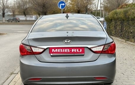 Hyundai Sonata VI, 2013 год, 1 299 000 рублей, 3 фотография