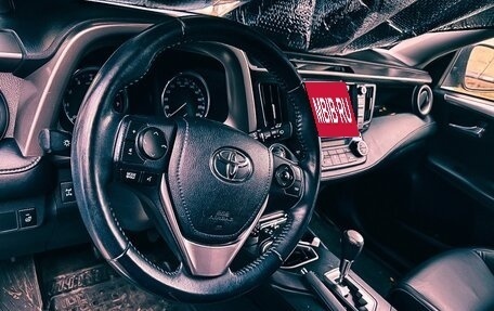 Toyota RAV4, 2017 год, 3 100 000 рублей, 2 фотография