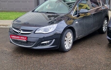 Opel Astra J, 2015 год, 895 000 рублей, 3 фотография