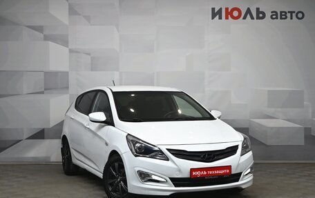 Hyundai Solaris II рестайлинг, 2015 год, 1 130 000 рублей, 4 фотография