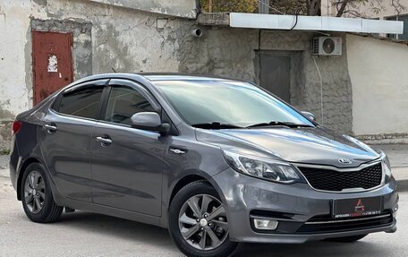 KIA Rio III рестайлинг, 2015 год, 1 447 000 рублей, 2 фотография