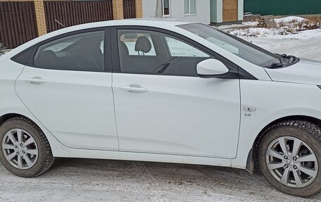 Hyundai Solaris II рестайлинг, 2011 год, 800 000 рублей, 5 фотография