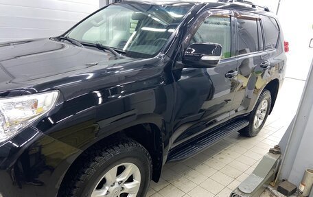 Toyota Land Cruiser Prado 150 рестайлинг 2, 2011 год, 3 150 000 рублей, 3 фотография